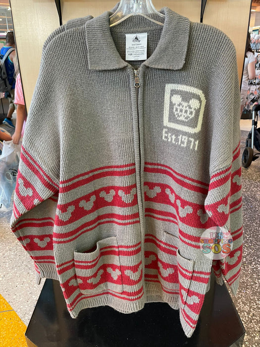 Disney adult sweater Chloe vevrier anal