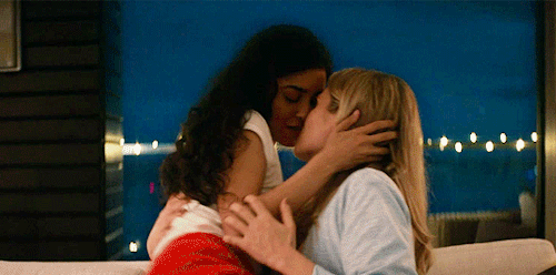 Drunk lesbian kissing Minneapolis speed dating