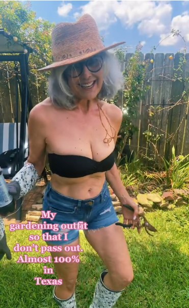 Granny with big tits Cute porn gif