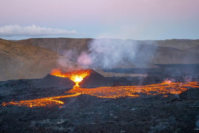 Iceland webcam volcano Narduchita anal