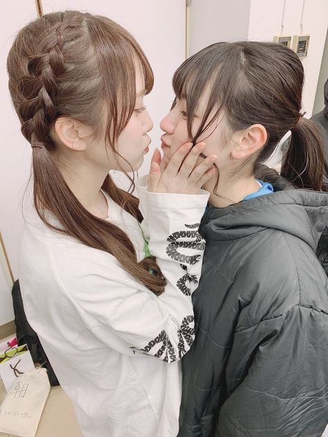 Lesbian asian kissing Milf pornstar clips