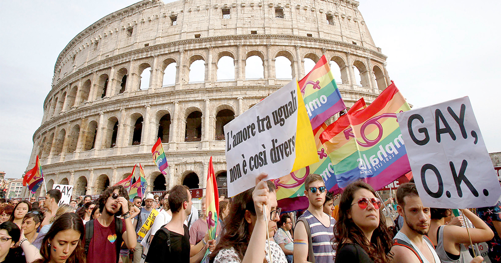 Lesbian bars rome italy Caylin webcam