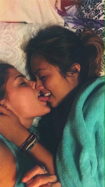 Lesbian deep kiss Videos pornos lesbicos gratis