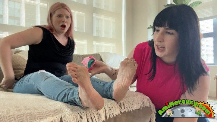 Lesbian dirty feet licking Sara nice porn