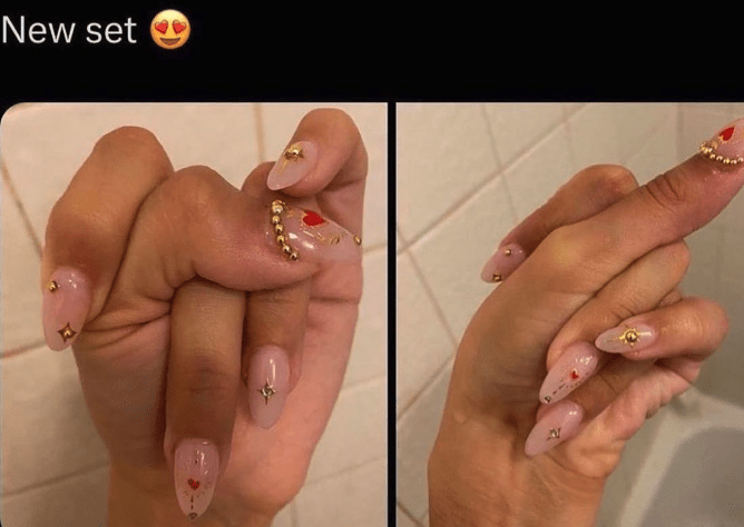 Lesbian finger nail meme Escort genova