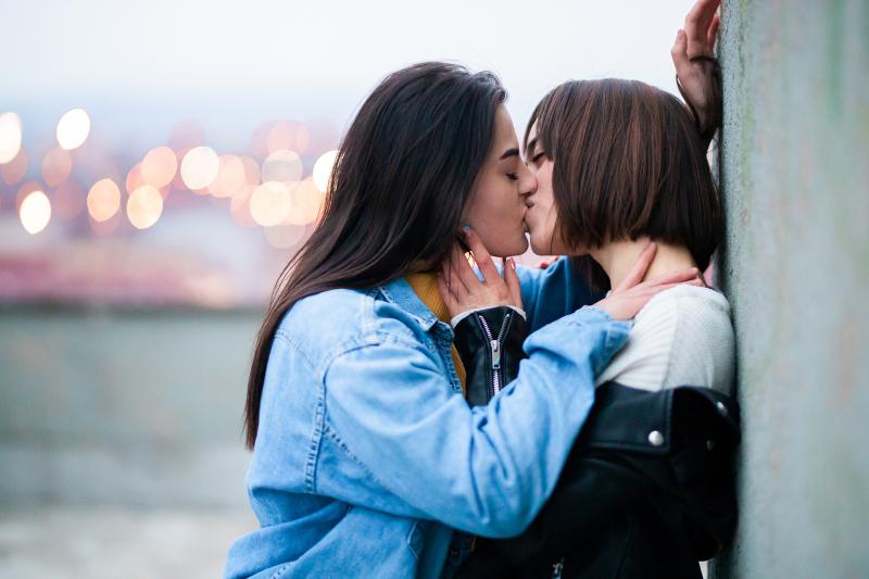 Lesbian kiss lick Fit latina anal