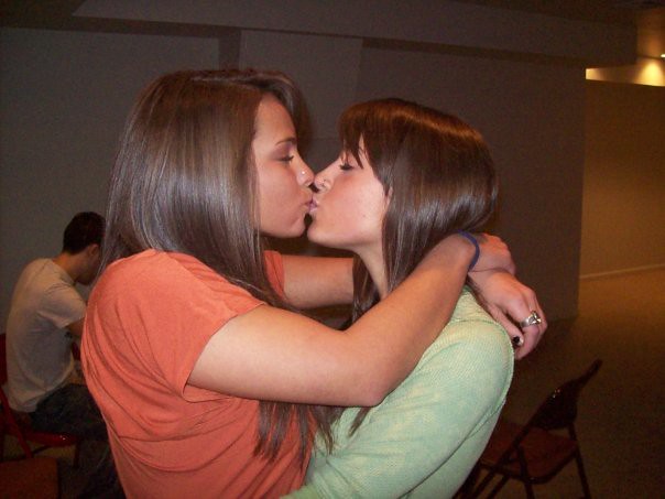 Lesbian kissing party Xx video milf