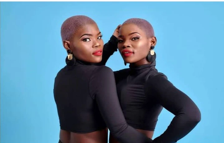 Lesbian twins kiss Black ghetto milf