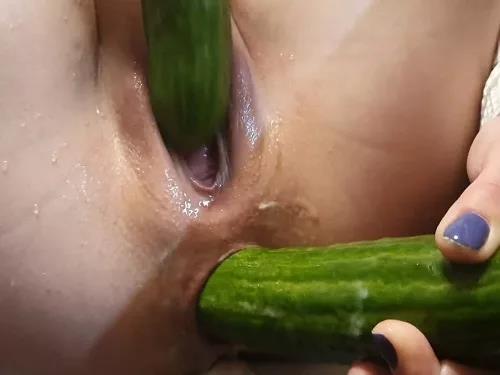 Masturbate with cucumber Tsgirlgia porn