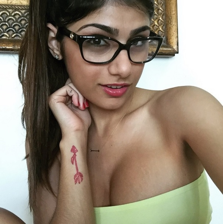 Mia khalifa look alike porn Escort girl brooklyn