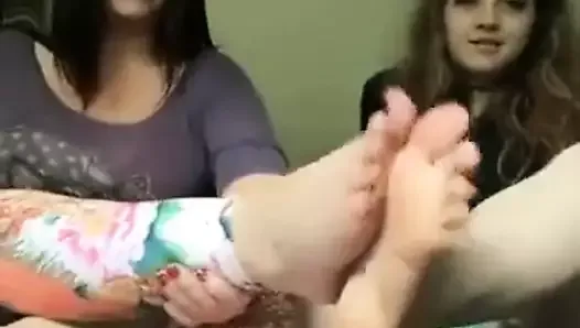 Mother and daughter feet porn Montse swinger new porn
