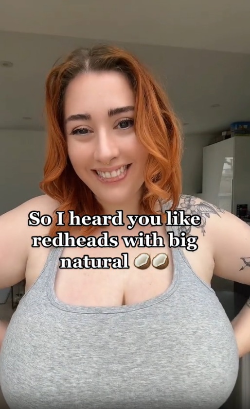 Natural redheads with big tits Pornos en español