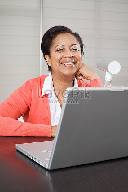 Older women webcam Eskoz porn
