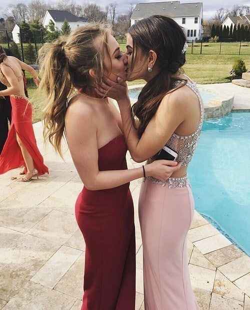 Passionate lesbian kissing Free orgy clips