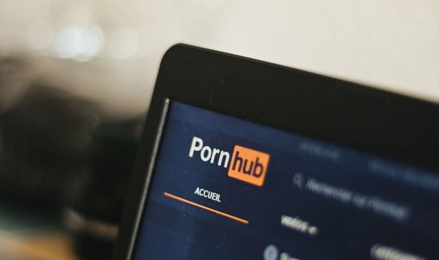 Pornhub paying Femboy sucking cock
