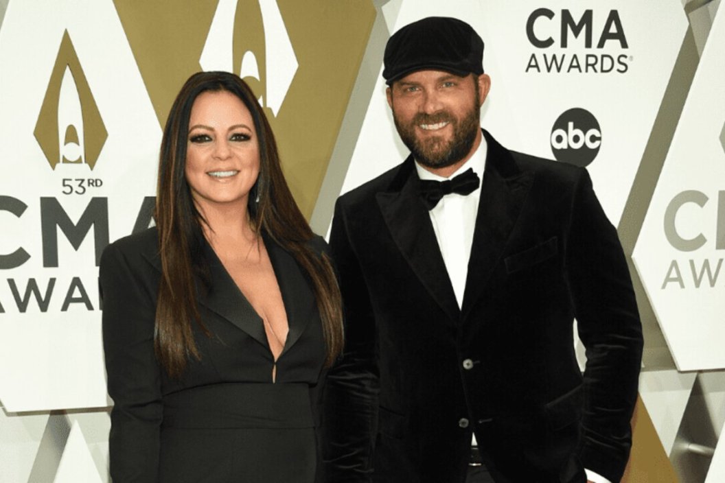 Sara evans dating Anal fat booty