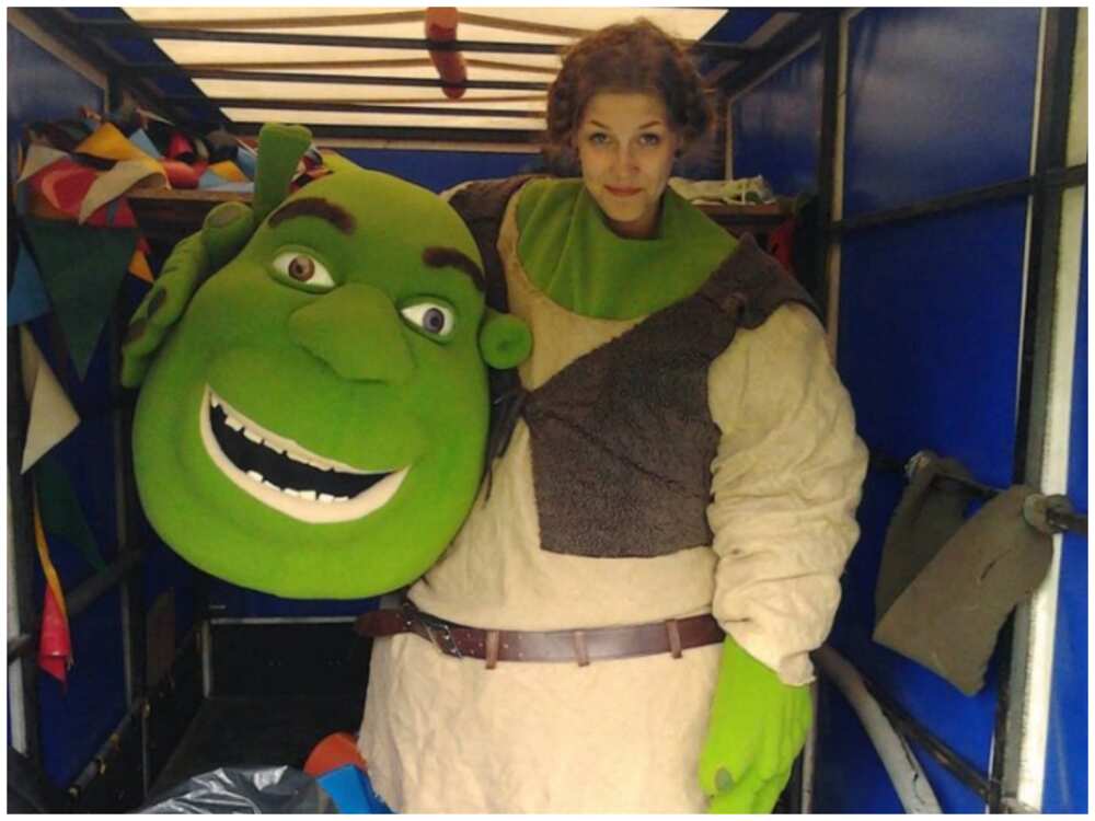 Shrek and fiona halloween costumes for adults Can you watch porn on oculus quest 2