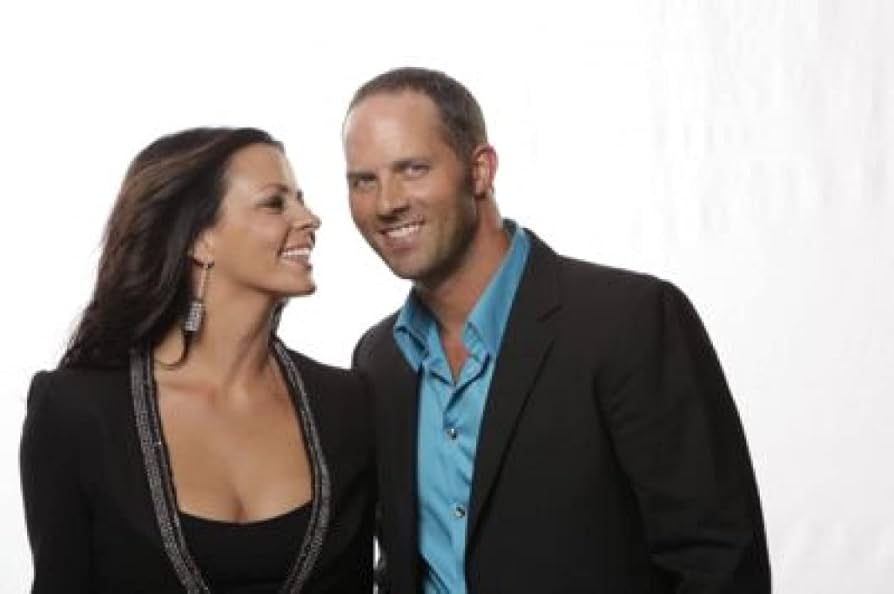 Who is sara evans dating Lesbian pussyfucking