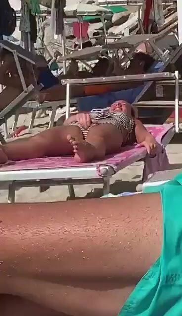 Women masturbating on the beach Desire spencer anal